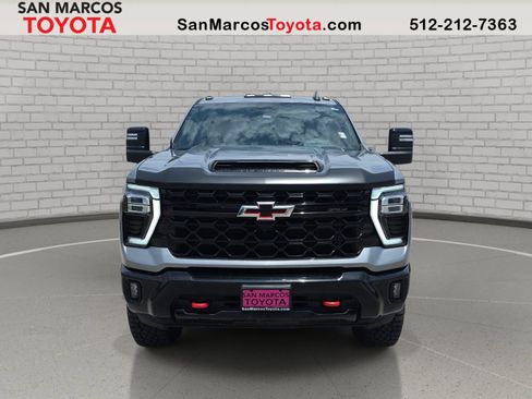 Used 2024 Chevrolet Silverado 2500 ZR2 w/ Technology Package AWD/4WD image 2