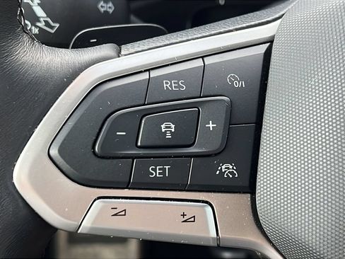 Used 2024 Volkswagen Atlas Cross Sport SEL Premium R-Line AWD/4WD image 20