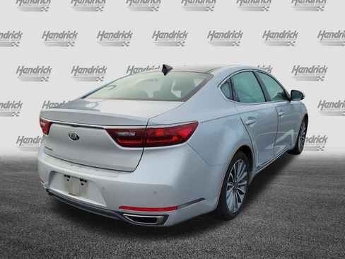 Used 2017 Kia Cadenza Premium w/ Luxury Package FWD image 10