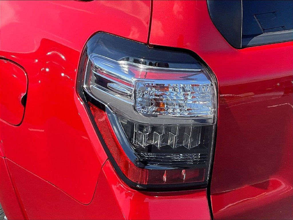 Used 2019 Toyota 4Runner SR5 AWD/4WD image 22