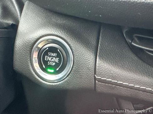 Used 2023 Buick Envision Avenir image 16