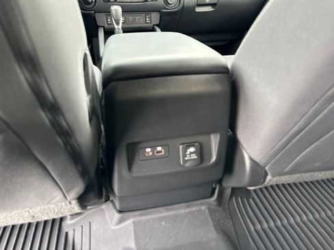 Certified 2022 Nissan Frontier SV AWD/4WD image 17