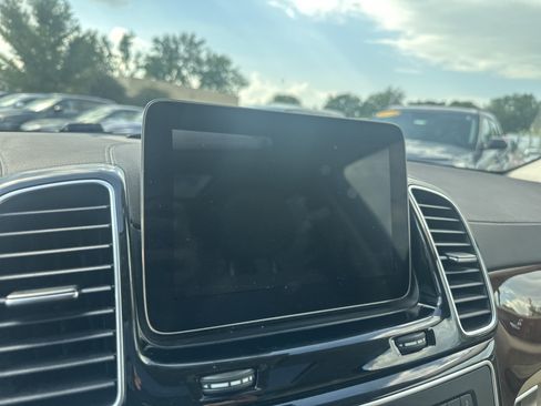 Used 2019 Mercedes-Benz GLS 450 4MATIC image 2