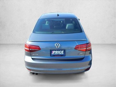 Used 2017 Volkswagen Jetta Sport FWD image 11