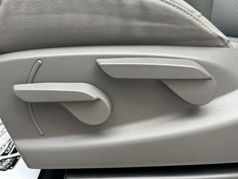 Used 2019 Chevrolet Silverado 1500 Custom w/ Custom Convenience Package image 14