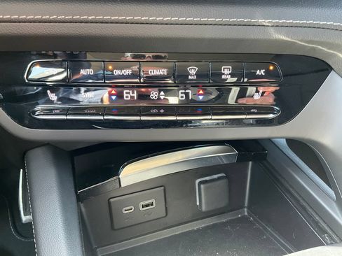 Used 2023 Buick Envision Preferred w/ Sport Touring Package AWD/4WD image 9