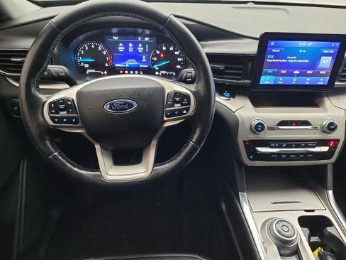 Used 2021 Ford Explorer XLT w/ Equipment Group 202A image 22