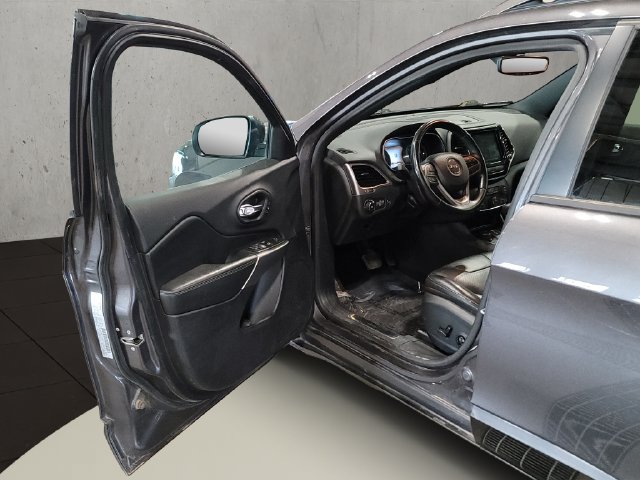 Used 2020 Jeep Cherokee High Altitude AWD/4WD image 32