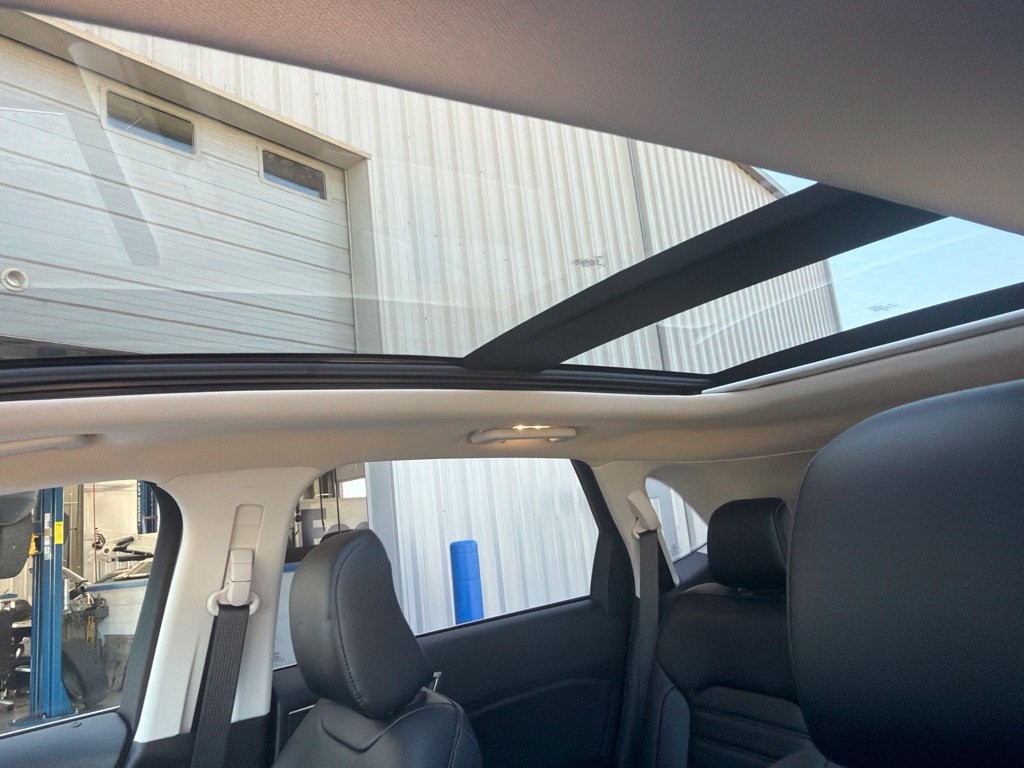 Used 2024 Ford Edge SEL w/ Convenience Package AWD/4WD image 19