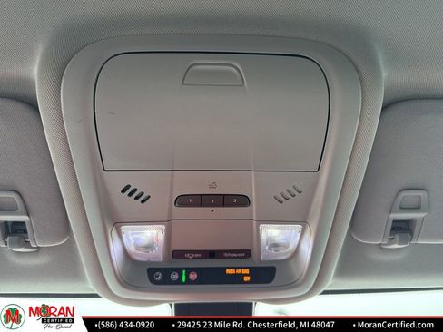 Used 2019 Chevrolet Equinox LT w/ Driver Convenience Package image 22