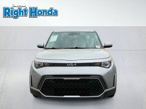 Used 2025 Kia Soul LX w/ LX Technology Package FWD image 5
