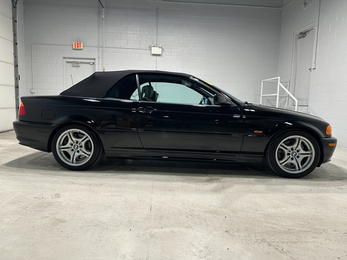 Used 2001 BMW 330Ci Convertible RWD image 2