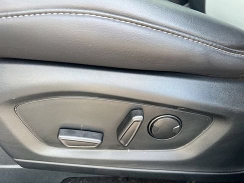 Used 2023 Ford Explorer XLT w/ Equipment Group 202A AWD/4WD image 22