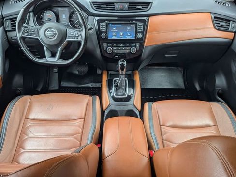 Used 2017 Nissan Rogue SL w/ SL Premium Package image 34