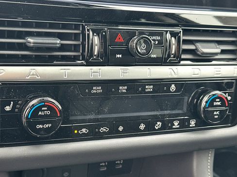 New 2026 Nissan Pathfinder SL AWD/4WD image 24