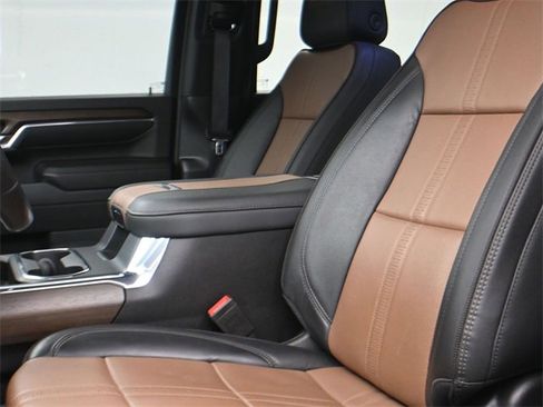 Used 2024 Chevrolet Silverado 2500 High Country w/ High Country Premium Package image 10