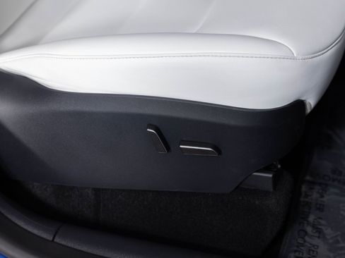 Used 2024 Tesla Model Y Long Range image 30