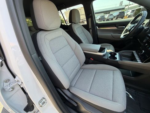 New 2026 GMC Terrain Elevation FWD image 18