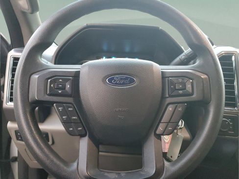 Used 2015 Ford F150 XLT AWD/4WD image 18