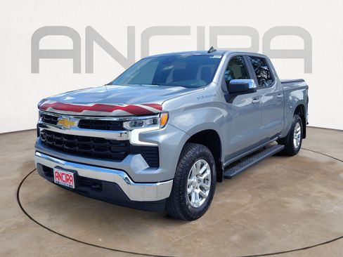 Used 2024 Chevrolet Silverado 1500 LT AWD/4WD image 6
