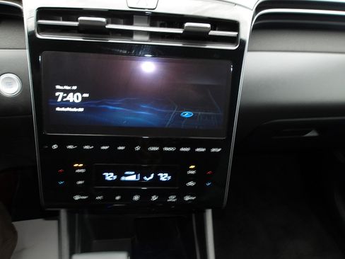 Used 2022 Hyundai Santa Cruz Limited image 18