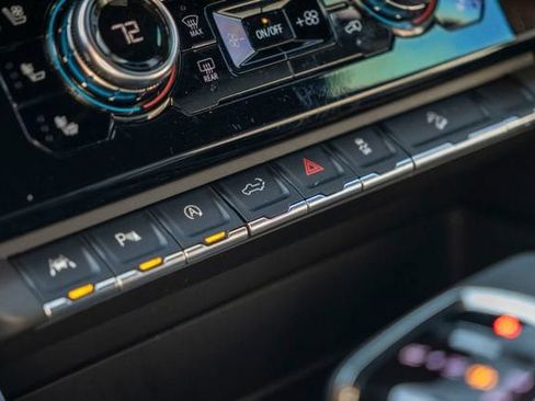 Certified 2025 GMC Sierra 1500 AT4 AWD/4WD image 28