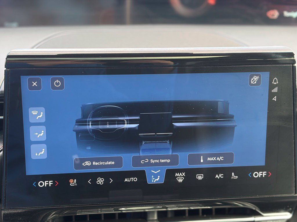 Used 2024 Lincoln Nautilus Reserve w/ Equipment Group 202A AWD/4WD image 40