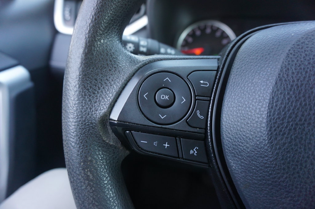 Used 2021 Toyota RAV4 XLE FWD image 8