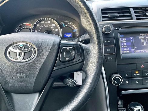 Used 2015 Toyota Camry LE image 16