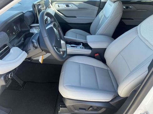 New 2026 Ford Explorer Active w/ Active Comfort Package image 13