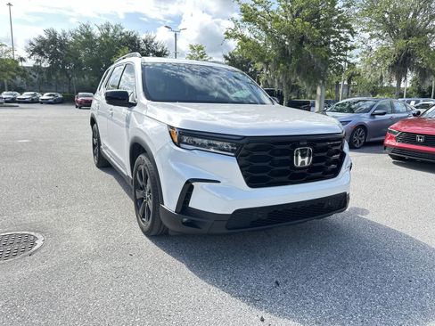 Used 2025 Honda Pilot Black Edition image 8
