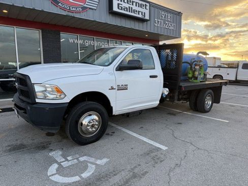 Used 2017 RAM 3500 Tradesman image 2