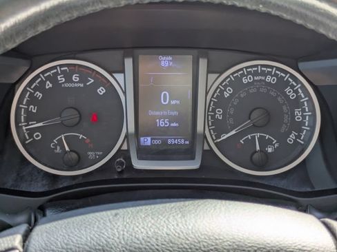 Used 2020 Toyota Tacoma SR5 RWD image 25