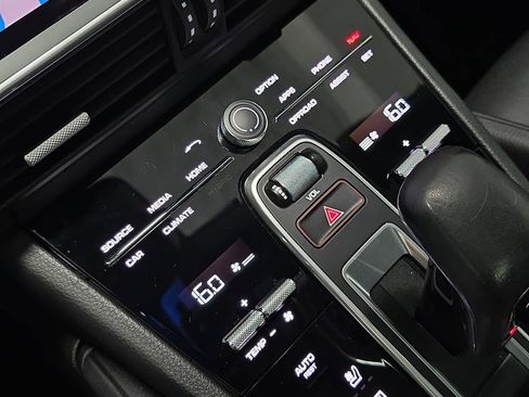 Certified 2021 Porsche Cayenne Coupe AWD/4WD image 19