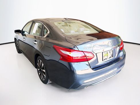 Used 2018 Nissan Altima 2.5 SV FWD image 5