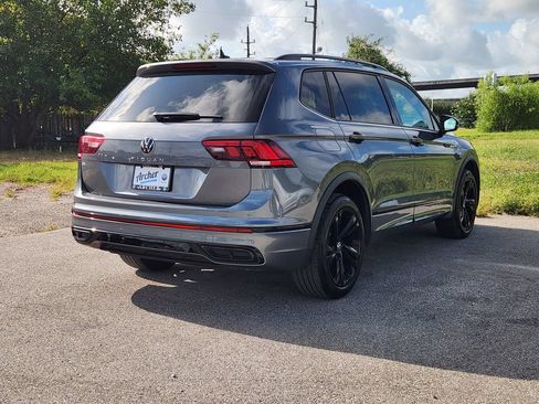 Used 2023 Volkswagen Tiguan SE R-Line FWD image 3