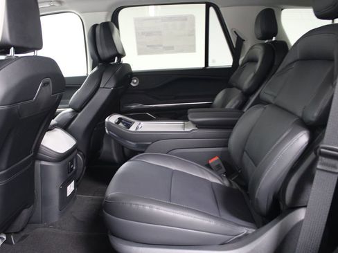 New 2026 Lincoln Navigator Reserve image 26