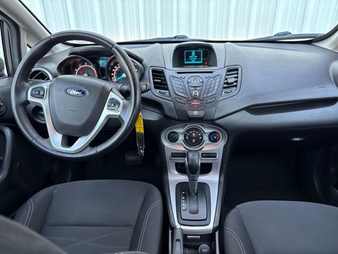 Used 2015 Ford Fiesta SE image 25
