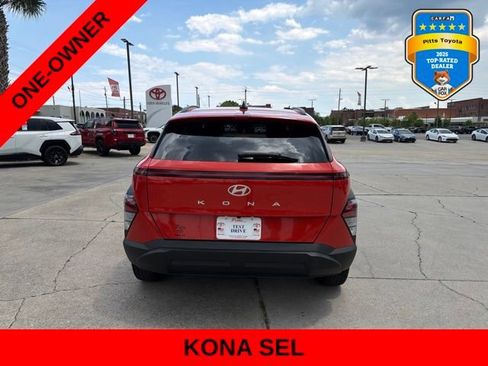 Used 2025 Hyundai Kona SEL FWD image 6