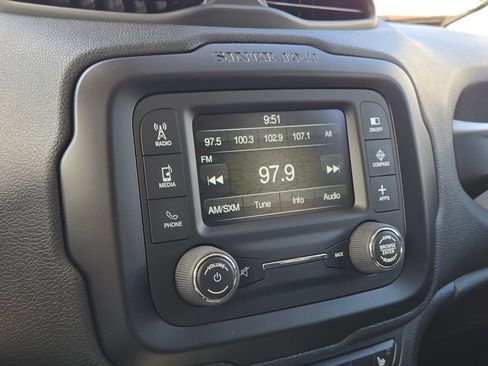 Used 2017 Jeep Renegade Latitude w/ Cold Weather Group AWD/4WD image 23