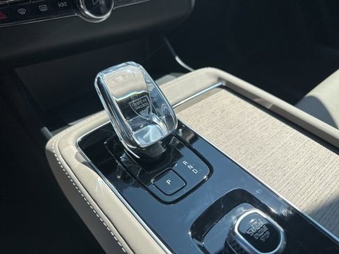 New 2026 Volvo XC90 B6 Plus w/ Protection Package Premier image 15