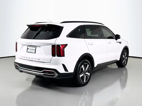Used 2022 Kia Sorento EX w/ Panoramic Sunroof Package FWD image 5