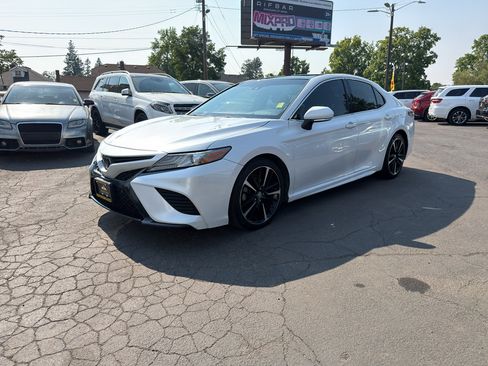 Used 2018 Toyota Camry XSE FWD image 2