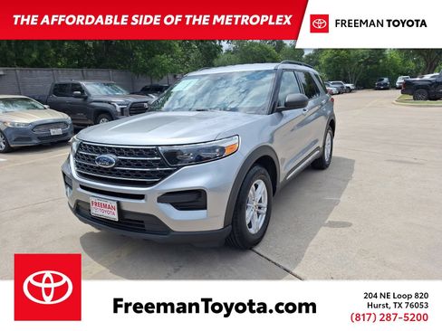 Used 2020 Ford Explorer XLT w/ Comfort Package RWD image 1