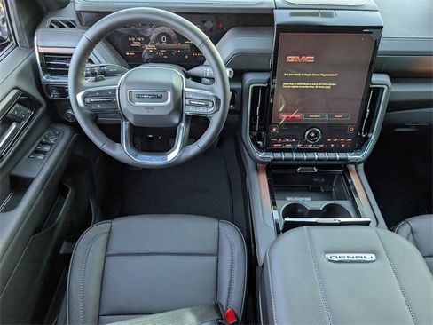 New 2026 GMC Yukon Denali w/ Sun & Power Step Package image 8