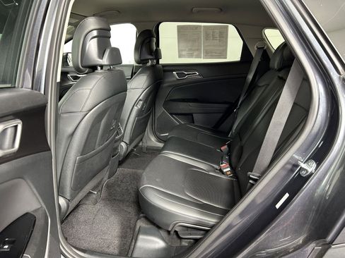 Certified 2024 Kia Sportage EX image 11