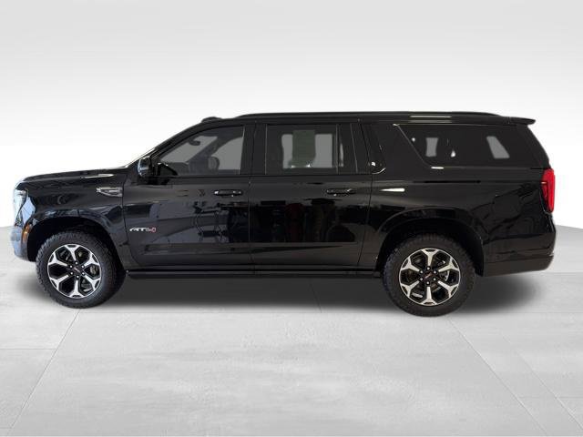Used 2025 GMC Yukon XL AT4 w/ AT4 Premium Package AWD/4WD image 2