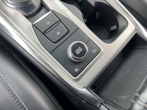 Used 2022 Ford Explorer XLT w/ Equipment Group 202A AWD/4WD image 32