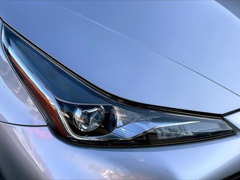 Used 2021 Toyota Prius LE image 24