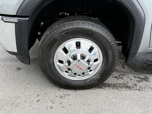 New 2026 GMC Sierra 3500 Pro AWD/4WD image 9